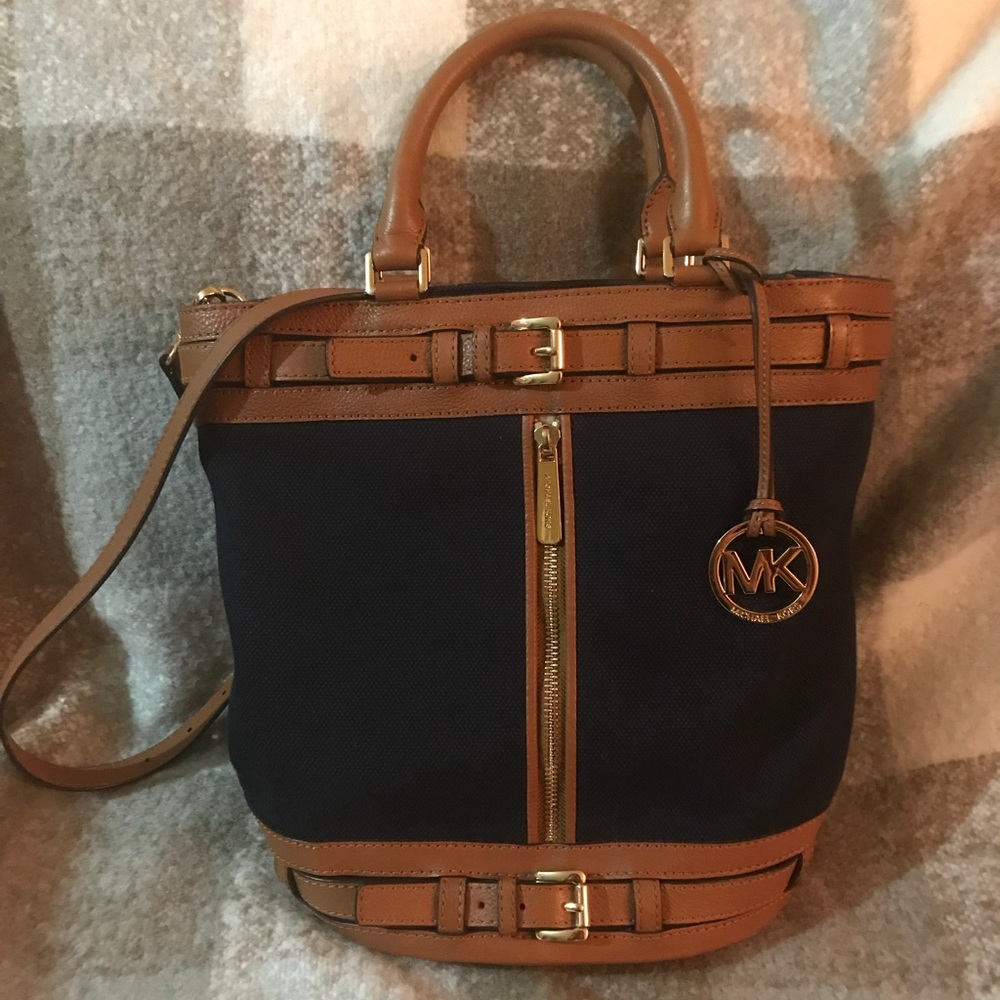 Michael Korda Kingsbury- Bucket Style bag