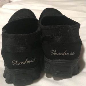 Skechers