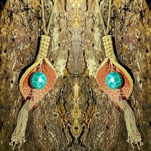 "Mountain Meanderings"🥀Leather Agate Necklace