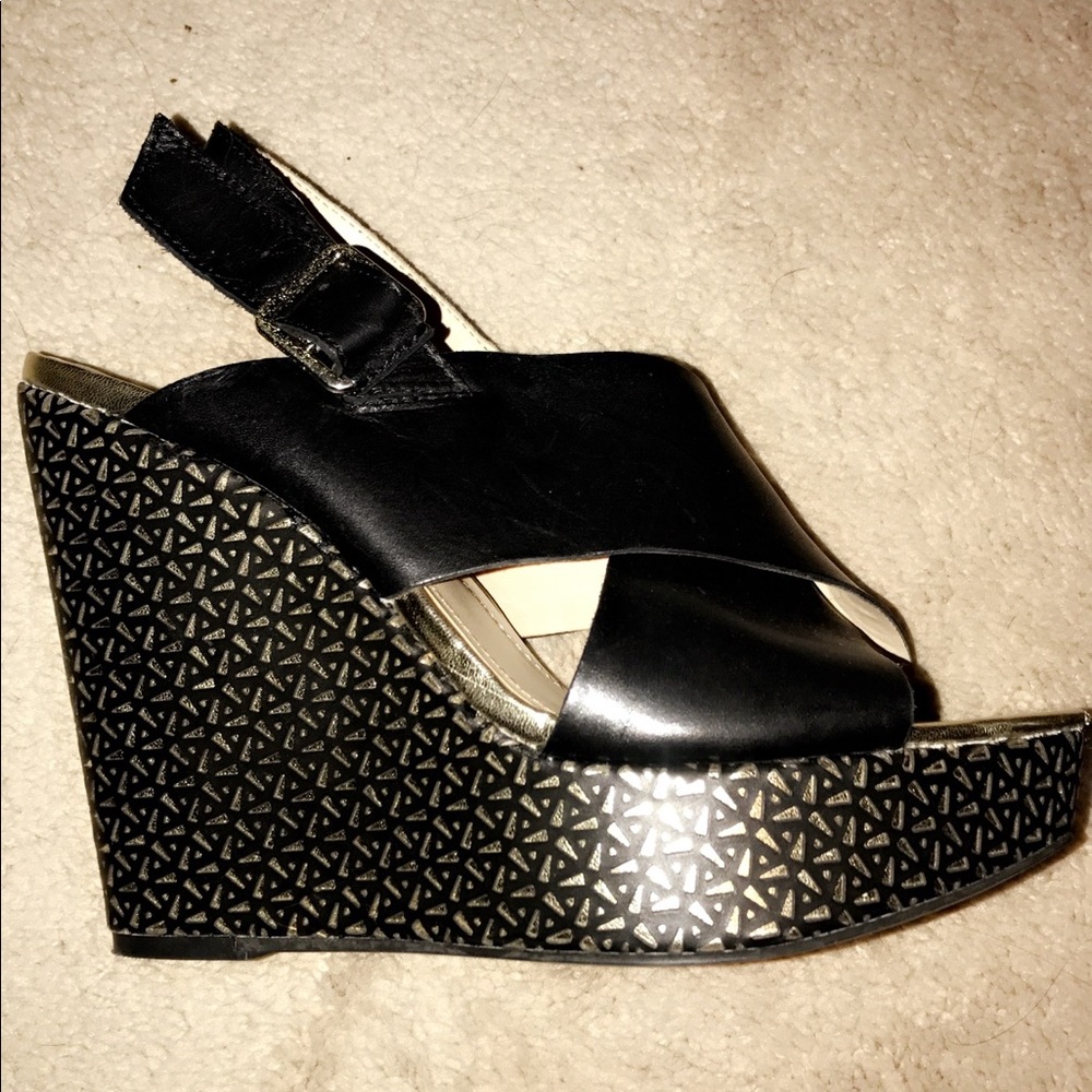 BCBG wedges like new!