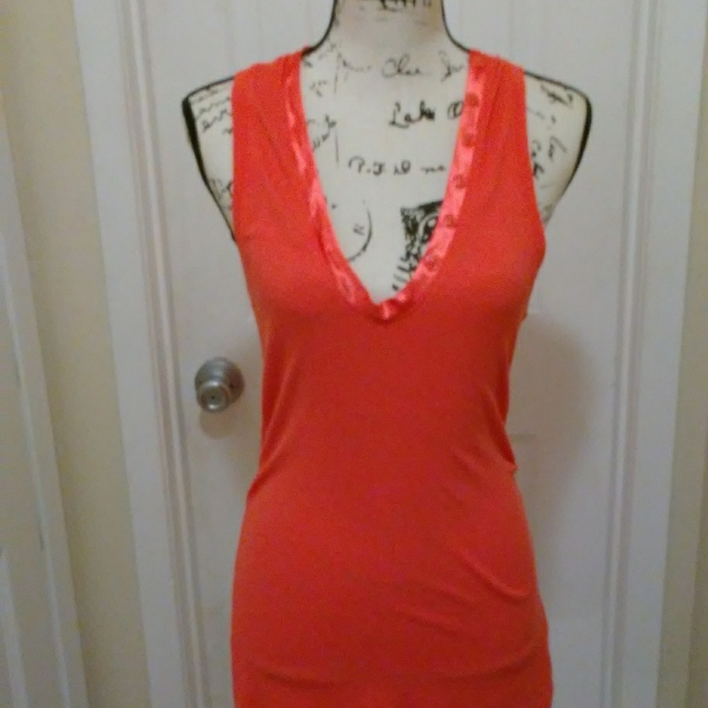 Never worn H brand salmon tank