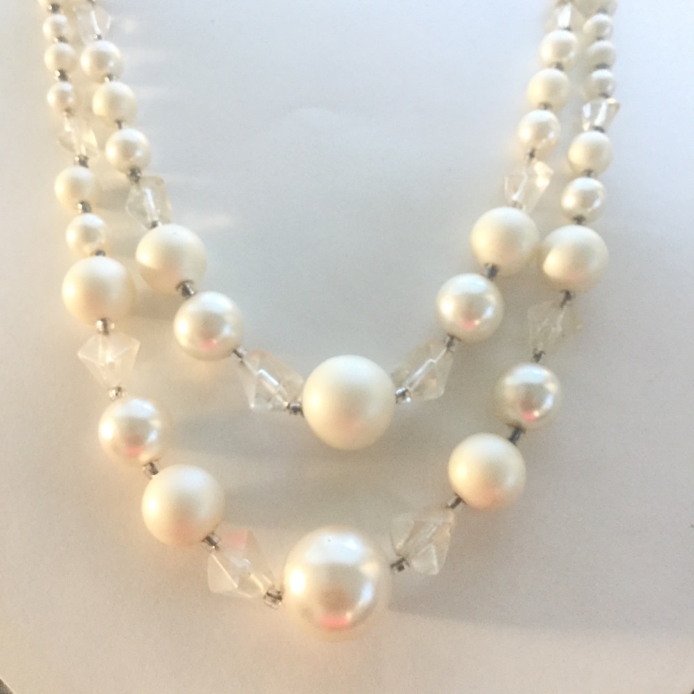 White pearl necklace - Picture 1 of 5