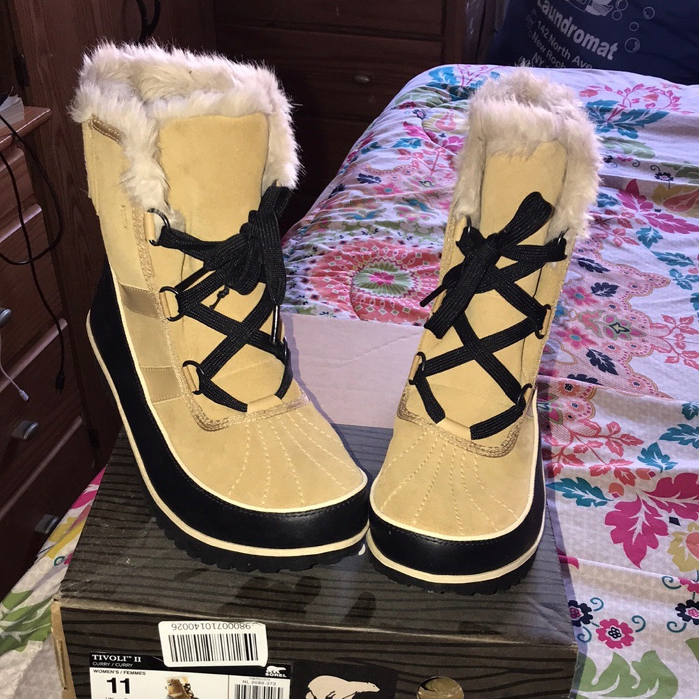 Women’s sorel boots size 11