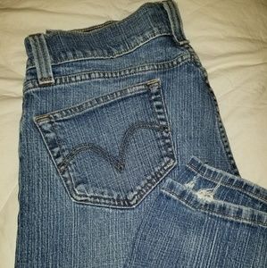 Levis tilted 504