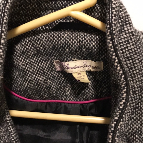 Outerwear - Picture 2 of 6