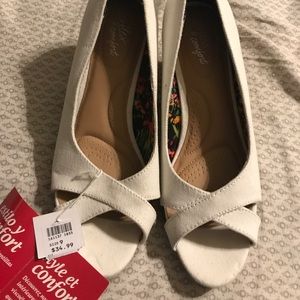 NWT - Dex Flex Comfort Plus, Wedge Heels
