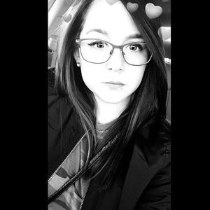 Meet your Posher, Krystena