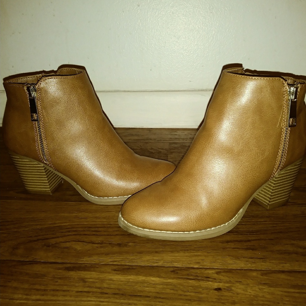 Heeled boots