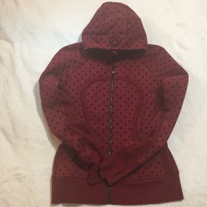 Lululemon Scuba hoodie. Polka dot mania! 😍