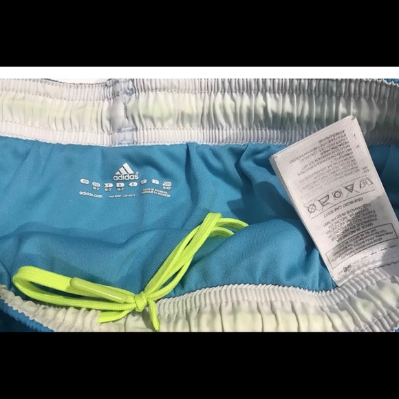 Adidas Women DRI-FIT Work Out Shorts SZ Medium - Picture 3 of 4