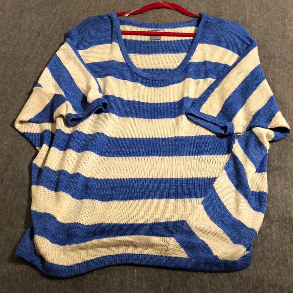 Beach 1/2 sleeve sweater