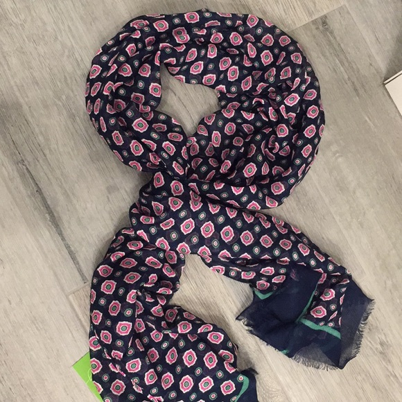 Vera Bradley Accessories - 🔥SALE🔥 NWT Vera Bradley soft scarf