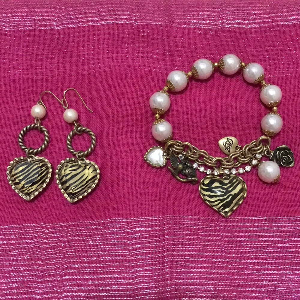 Betsey Johnson Zebra Print Earring/Bracelet Set