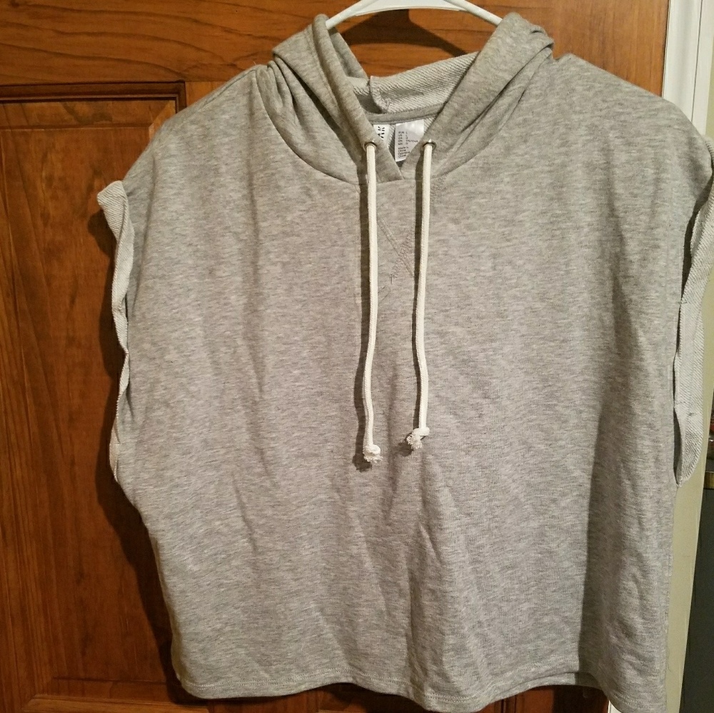 Gray Sleeveless Sweatshirt