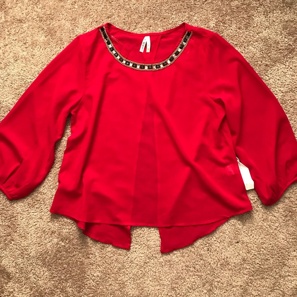 Embellished shirt with open back