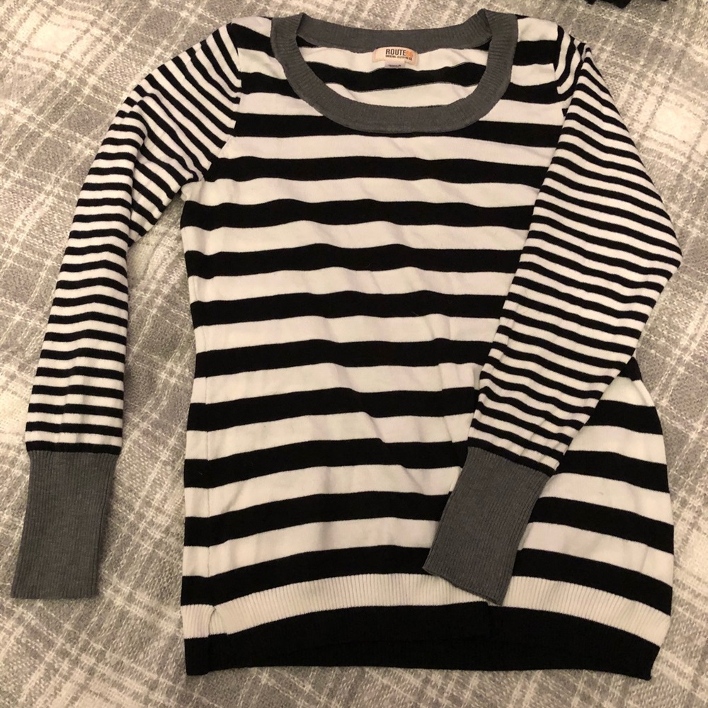 NWOT Black and White Stripped Sweater
