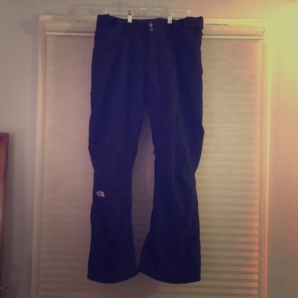 North Face Women’s Black Ski/Snowboard Pants - Picture 1 of 4