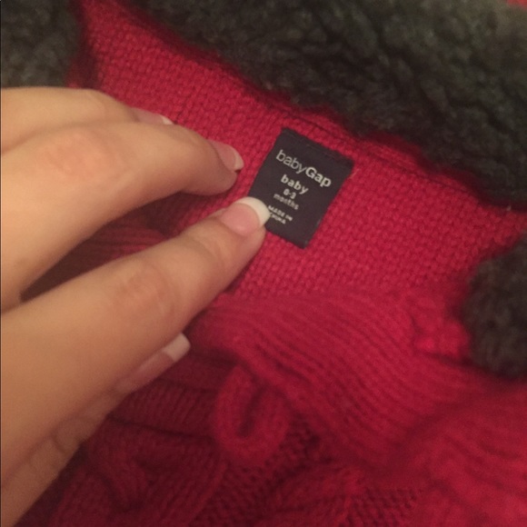 Baby Gap red sweater - Picture 4 of 5