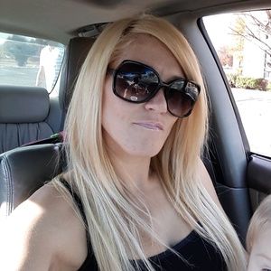 Meet your Posher, Crystal