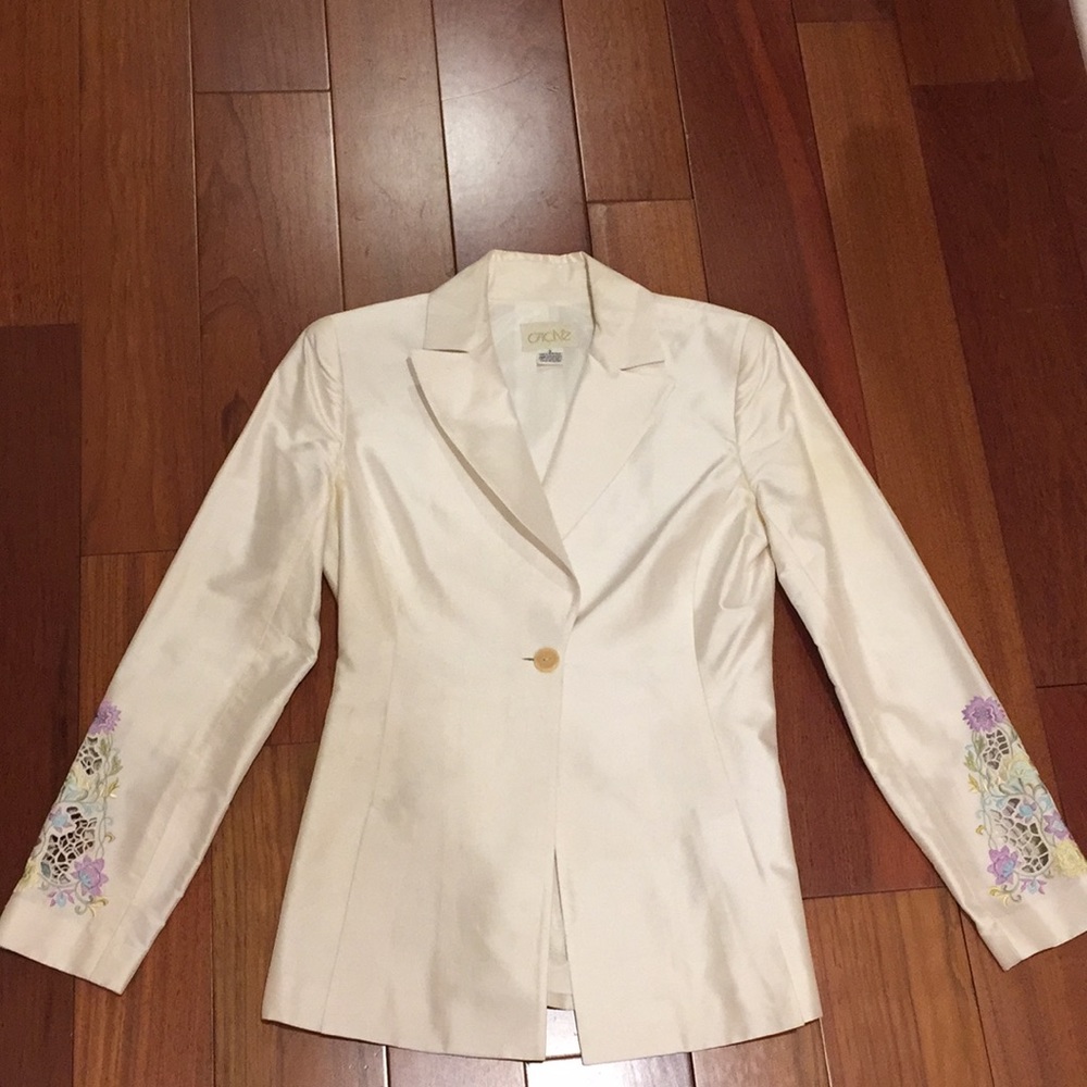 White Silk Blazer With Embroidered sleeves