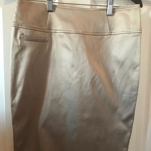 Forever 21 champagne color skirt M