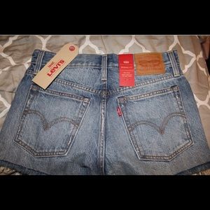 NWT Levi’s denim shorts!