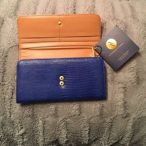 Adrienne Vittadini Bow Collection LE Clutch