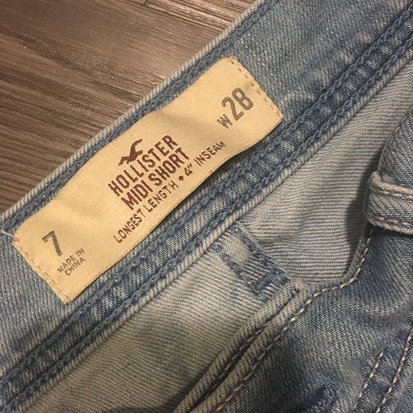 Distressed hollister jean shorts - Picture 3 of 3