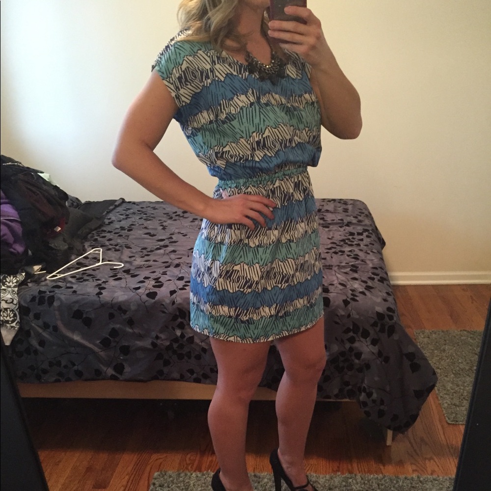 🌿 3 for $20 Blue abstract dress cinched waist - Picture 7 of 8