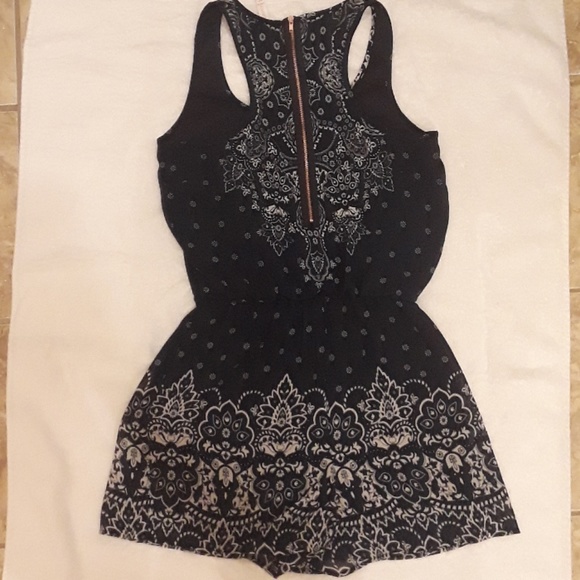 Spring Floral Rumper - Picture 2 of 4