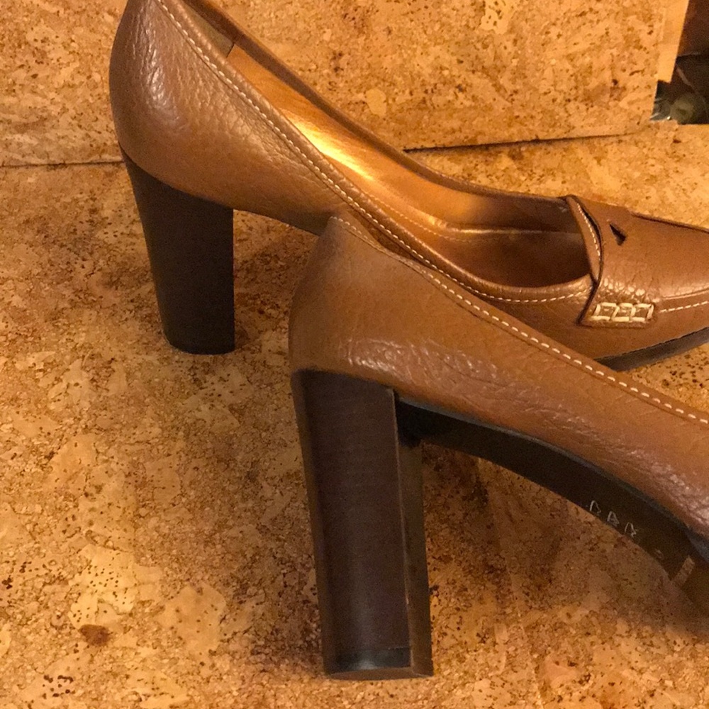 Shoes - Picture 2 of 3