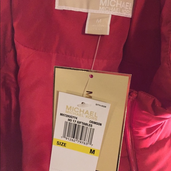 NEW WITH TAG MICHAEL KORS CRIMSON SIGNATURE VEST - Picture 4 of 5