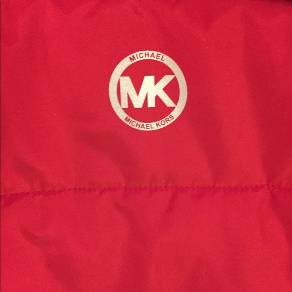 NEW WITH TAG MICHAEL KORS CRIMSON SIGNATURE VEST - Picture 5 of 5