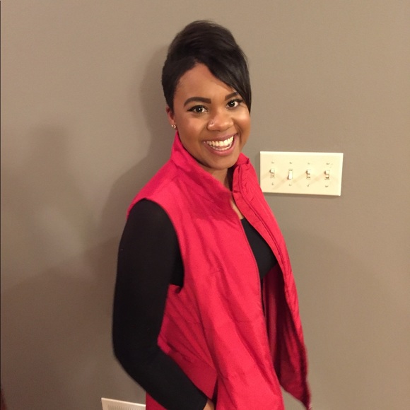 NEW WITH TAG MICHAEL KORS CRIMSON SIGNATURE VEST - Picture 3 of 5