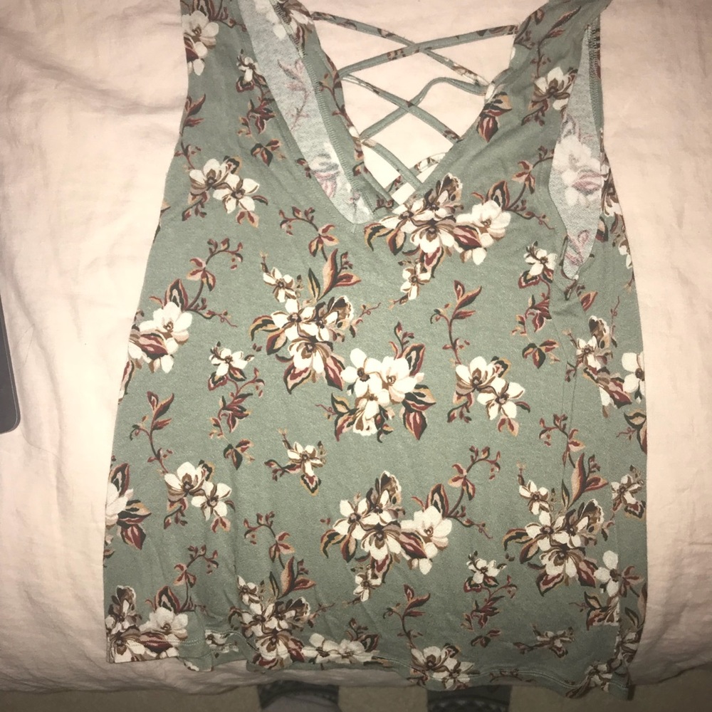 A cute shirt from American eagle
