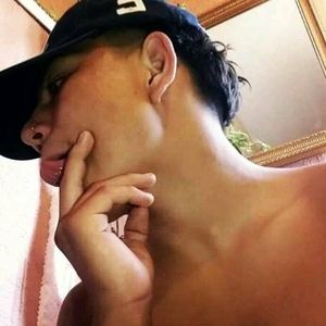 Meet your Posher, Devin