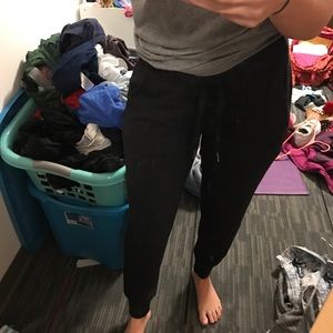 Lululemon ready to rulu in BLACK athletic joggers