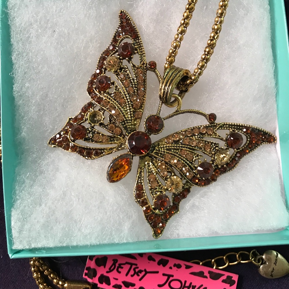 Betsey Johnson sweater necklace