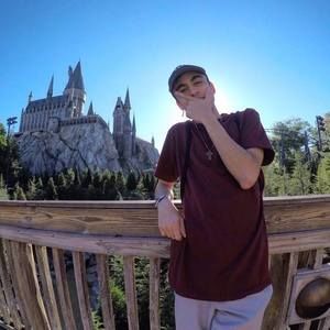 Meet your Posher, Gabriel