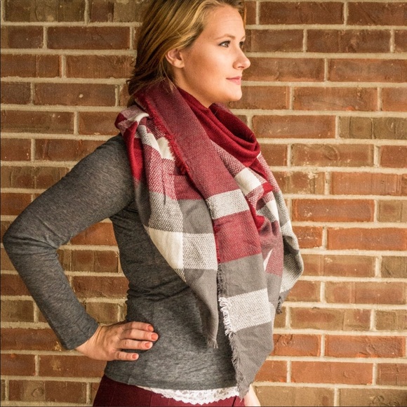 ONE LEFT! ❄️THIS SEASONS BIGGEST SELLER❄️ - Picture 3 of 3