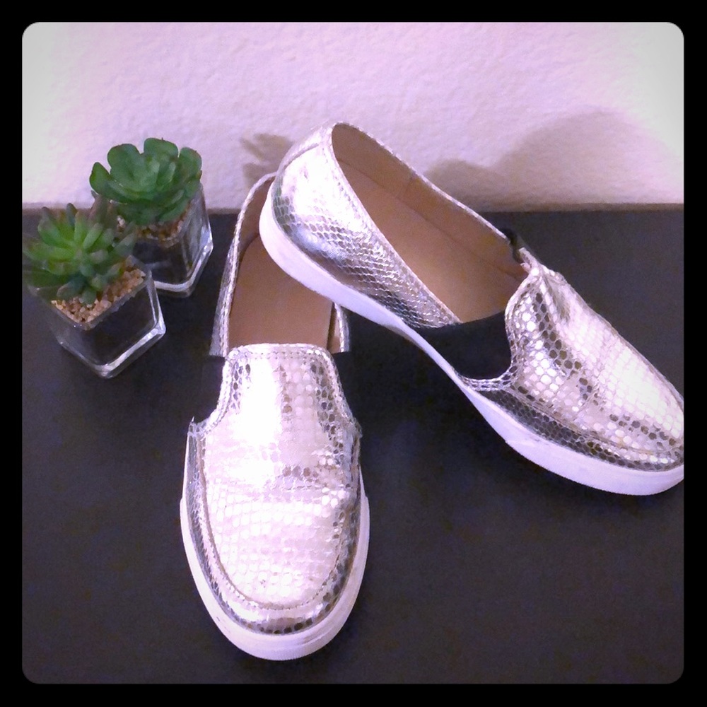 Nine West Silver Metallic Shoe