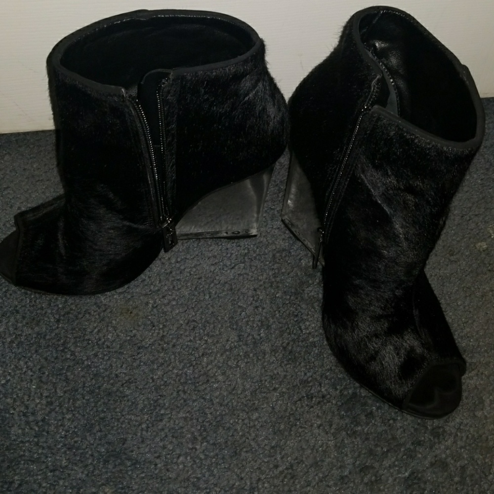 SCHUTZ BOOTIES