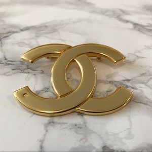 100% Authentic Vintage CHANEL Pin/Brooch
