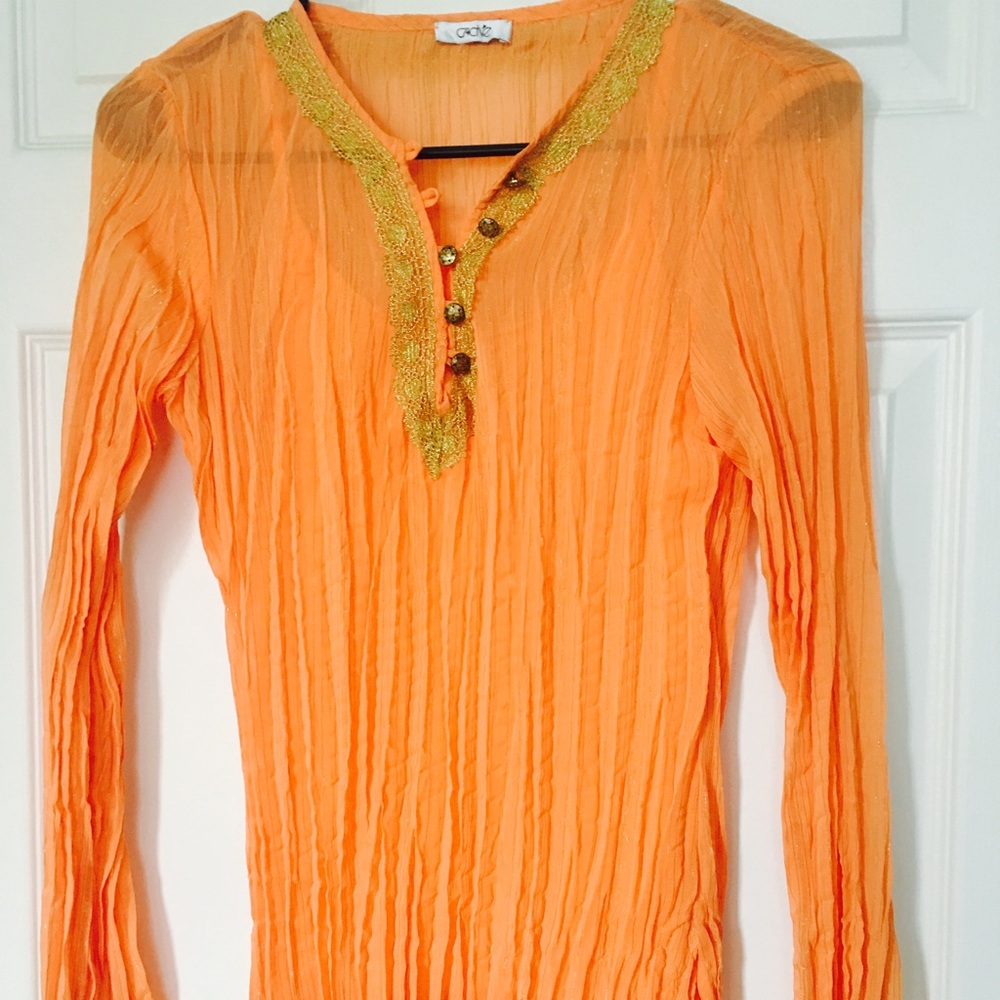 Brand new CACHÈ SHIRT . New without tags