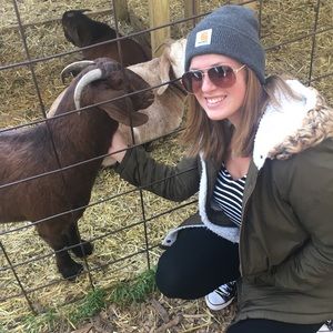 Meet your Posher, Liz