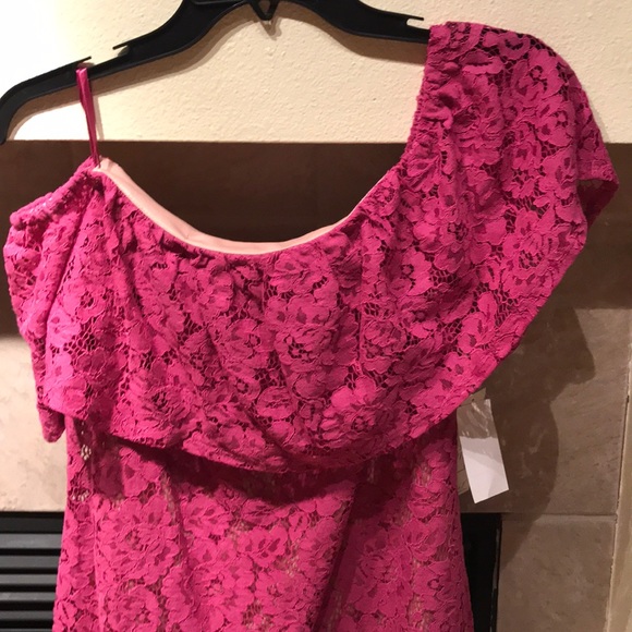 Super cute one should lace dress - Picture 3 of 6