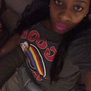 Meet your Posher, Chanel