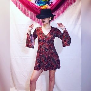 Forver21 paisley belle sleeved dress ⚡️