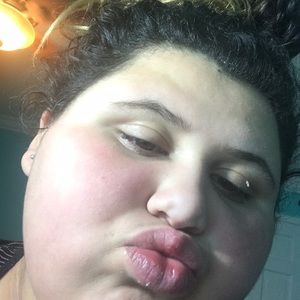 Meet your Posher, Eleana