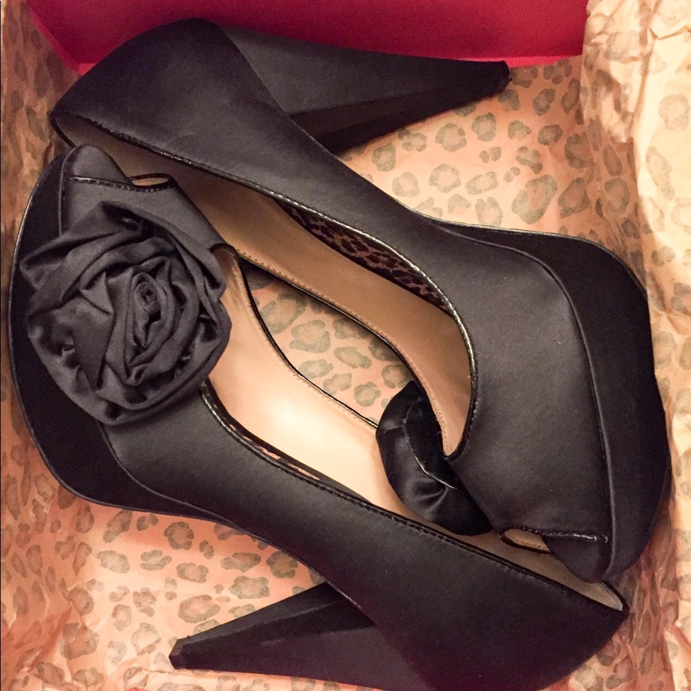 Betsey Johnson Black Satin Peeptoe Pump Kalen 10